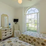 Crown Pointe- Lochwood Ct.