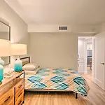 Luxe Naples Escape Walk To Beach And Downtown!