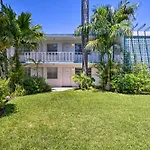 Luxe Naples Escape Walk To Beach And Downtown!
