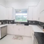 Exquisite Home 4 Beds With Heated Pool & Jacuzzi