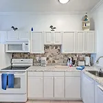 Waterfront Naples Condo About 15 Mi To Everglades!
