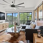 Newly Remodeled, Pool,Tennis,5 Mins Drive 2 Beach