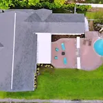 Cheerfull 4/Bed/ 3 Bath / Pool / Best Location