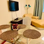 Sunny And Relaxing 2Br Apartment With Parking!