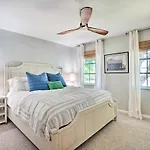 Relaxing Condo With Screened-In Lanai, 4 Mi To Beach