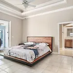 The New Diamond In Naples