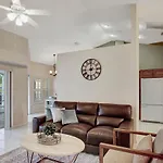 Superb Villa With Private Pool In Naples