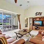 Superb Lakeside Villa With Private Pool Naples