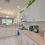 Naples Condo With Golf View And Resort-Style Amenities