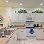 Naples Condo With Golf View And Resort-Style Amenities