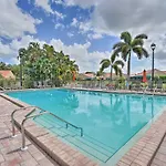 Luxury Naples Villa - Walk To Vanderbilt Beach!