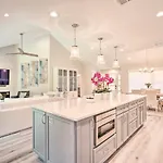 Luxury Naples Villa - Walk To Vanderbilt Beach!