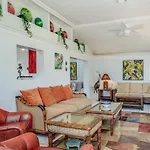 Mango House