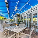 Newly Remodeled, Pool,Tennis,5 Mins Drive 2 Beach