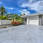 Remodeled Naples Getaway With Pool About 1 Mi To Beach!