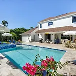 Modern Naples Oasis With Saltwater Pool And Spa!