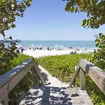 Piccadilly Beach House - Beautiful Updated Home, Private Pool, Minutes From Downtown 5Th Ave & Beaches!!!