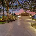 House W/ Heated Pool In Naples 5 Min To Beach