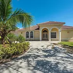 Palms And Pool Home In Naples Best Beaches And National Parks