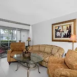 Beach Luxury 805