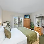 Lely Greenlinks Top Floor - On Golf Course, Minutes From Beaches, Downtown!