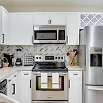 Pet-Friendly Naples Vacation Rental With Fire Pit!