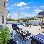 Private Pool｜Near Beach｜Fenced Yard｜Outdoor Living