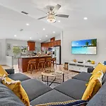 Private Pool｜Near Beach｜Fenced Yard｜Outdoor Living