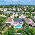 Pool Home Super Close To Vanderbilt Beach