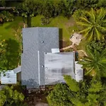 Botanical Garden And Beach 4-Bedroom House