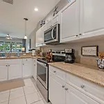 Golf Condo- Resort Pool- Lakeview- 10Mi To Beaches