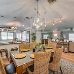Naples Retreat With Private Pool And Spa!