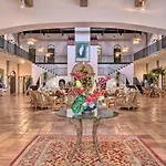 Naples Studio With Community Pool And Tennis Courts!