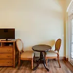 Naples Escape With Community Pool And Marina View!