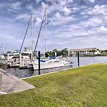 Naples Studio With Canal Access!