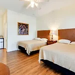 Quaint Naples Studio With Community Fitness Center