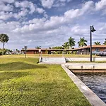 Naples Studio With Canal Access!