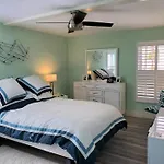 Naples Waterfront- New 2 Br- On Bay & Across From Beach