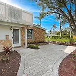 Lake Park Cottage