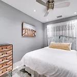 Updated Naples Retreat With Private Pool And Patio!