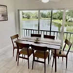 Newly Remodeled 2Br, 2Ba Condo In Naples Bath And Tennis