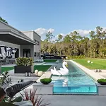 ✰ Time 4 U Estate: Hot Tub, Pool, Tennis Court, Ping Pong Fire Pit & More!