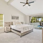 Naples Oasis
