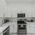New 2Br 2Ba Modern Botanical Canvas