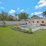 Jan Sale! 1 Mile To The Beach! - Paradise Point-Salt Water Pool!