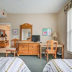 Naples Condo With Pond Views And Patio - Near Golf!