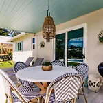 Naples Beach Retreat Bike To Beach! 4 Bed 2 Bath