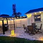 Freshly Remodeled 1970\'S Single Story Villa