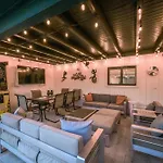 Tropical Naples Hideaway - 1 Mi To Beaches!