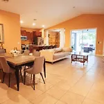 Tropical Paradise 3.5 Bd/3Ba Villa 10-Min To Beach